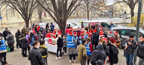 Les boites solidaires ont été récemment distribuées à Béziers et ont su, malgré le froid, réchauffer les cœurs