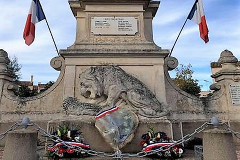 : Le défilé débutera de la place de l’hôtel de ville pour se diriger ensuite au monument du Souvenir, avenue de la Victoire