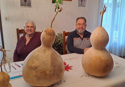 Jean-Pierre André et son épouse ont offert des tuques et montré ces spécimens extraordinaires de plus de 18 kilos