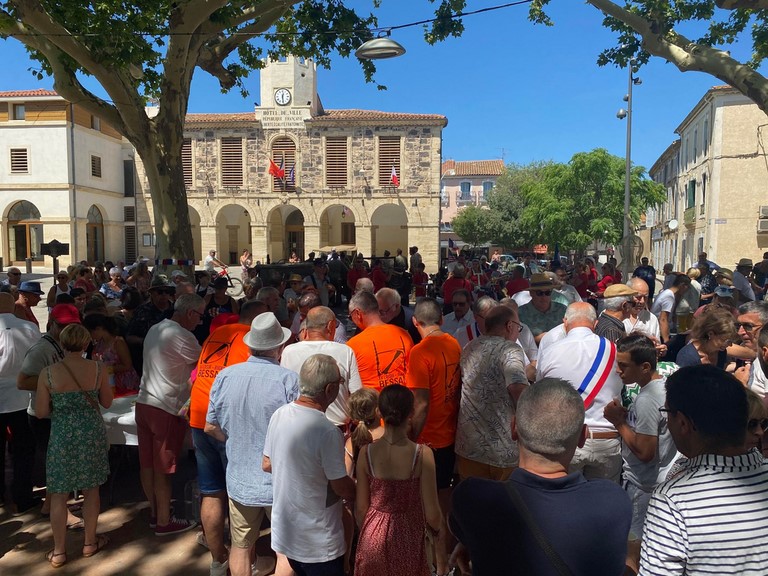 Danse du soufflet ou cérémonie nationale seront au rendez-vous de réjouissances très populairesRéunion préparatoire entre les deux établissements d’une grande journée en hommage à Karel