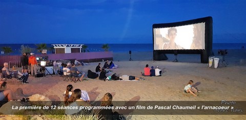 Ciné Étoiles : Le Cinéma Itinérant Voyage De Plage En Plage