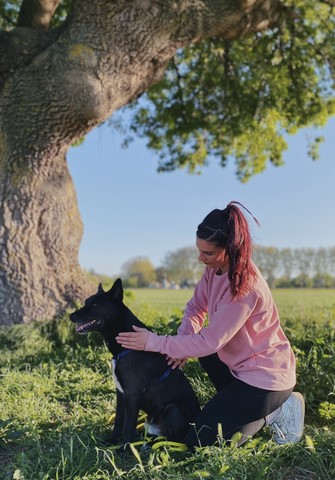 Passionnée par le monde des animaux depuis son plus jeune âge, elle vient tout juste d’ouvrir son activité