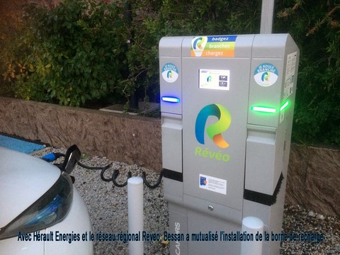Avec Hérault Energies et le réseau régional Reveo, Bessan a mutualisé l’installation de la borne de recharge