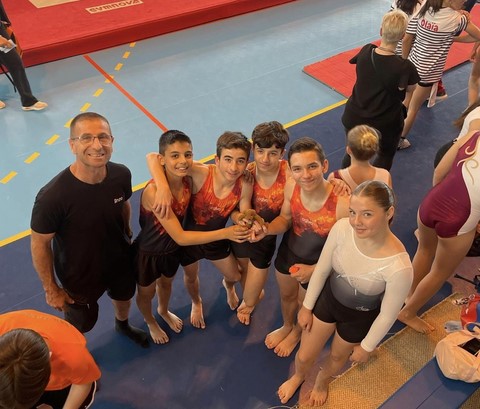A Perpignan, le groupe des gymnastes masculins de l’établissement a reçu une formidable médaille d’or