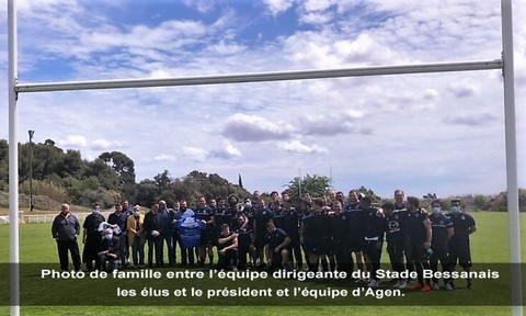 Rugby : L’équipe D’Agen Sur Le Stade Bernard Ibanez 