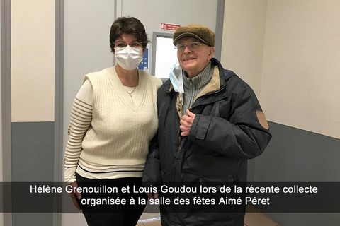Hélène Grenouillon et Louis Goudou lors de la récente collecte organisée à la salle des fêtes Aimé Péret