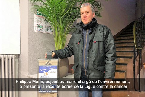 Philippe Marin, adjoint au maire chargé de l’environnement, a présenté la récente borne de la Ligue contre le cancer