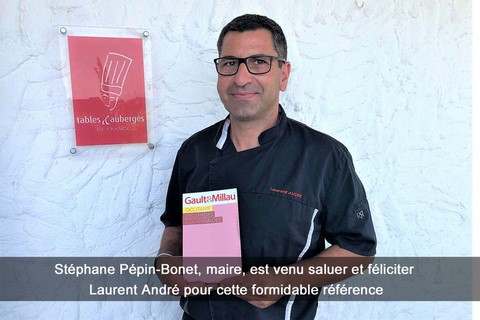 Stéphane Pépin-Bonet, maire, est venu saluer et féliciter Laurent André pour cette formidable référence