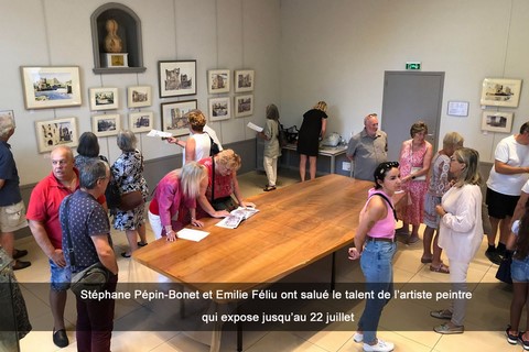 Stéphane Pépin-Bonet et Emilie Féliu ont salué le talent de l’artiste peintre qui expose jusqu’au 22 juillet